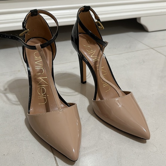 Half Nude Half Black Calvin Klein Pumps - Picture 4 of 7